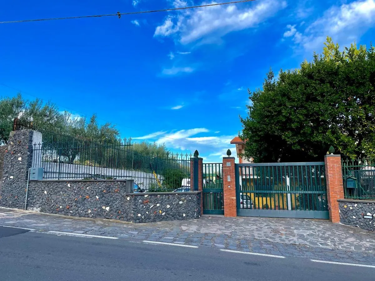 Etna Tell Villa Trecastagni