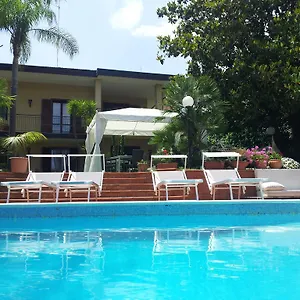 3* Couette-café Carmen On Etna